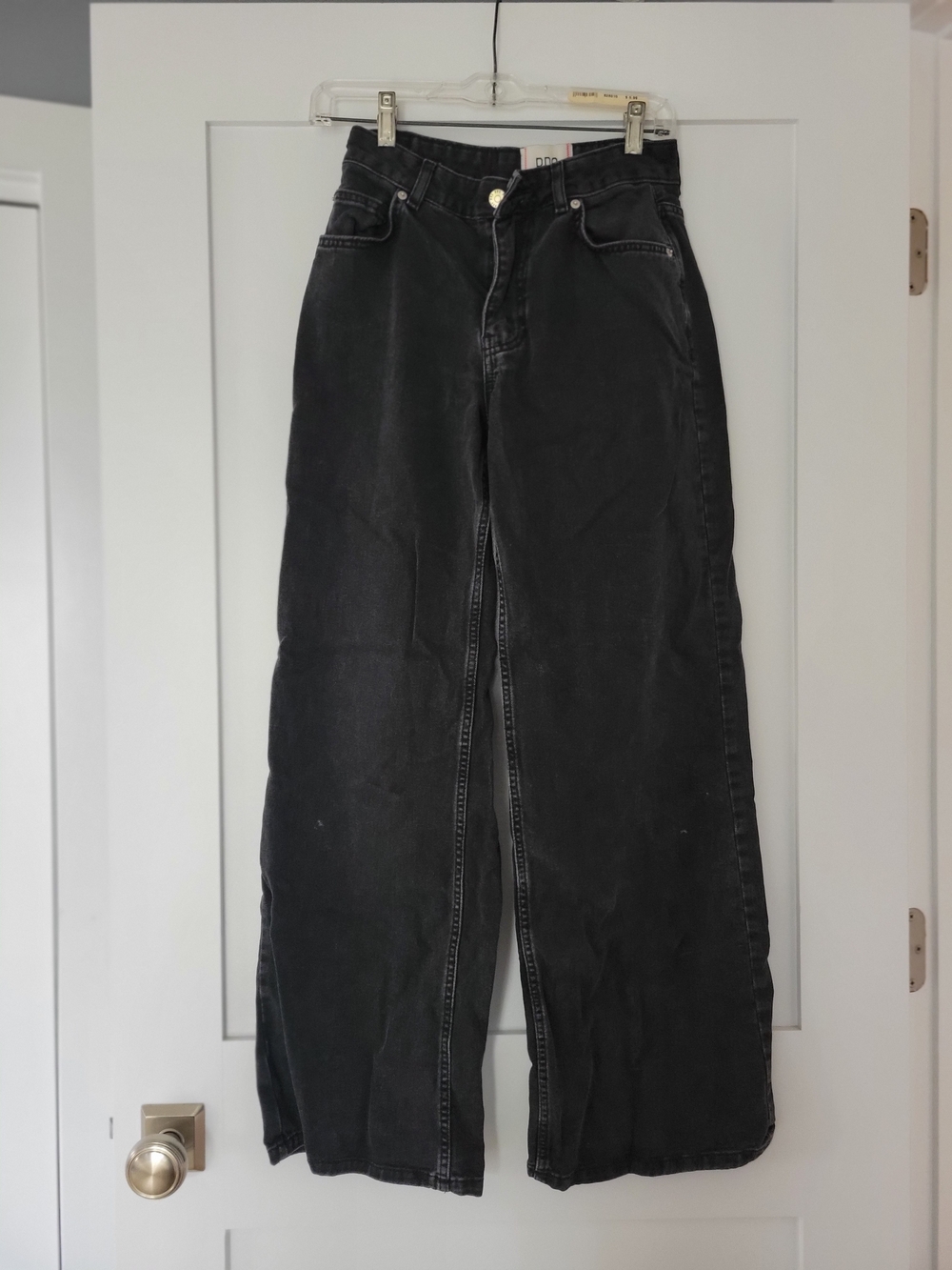 Black Wide-Leg Women’s Jeans